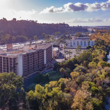 Crowne Plaza SAN DIEGO - MISSION VALLEY by IHG Hotels near Santa Fe Depot