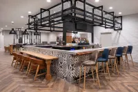 Delta Hotels Green Bay - bar