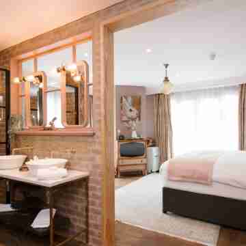 The Rabbit Hotel & Retreat Rooms