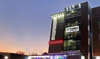 Treebo Skanda Suites Hotel dekat BGS School of Architecture and Planning