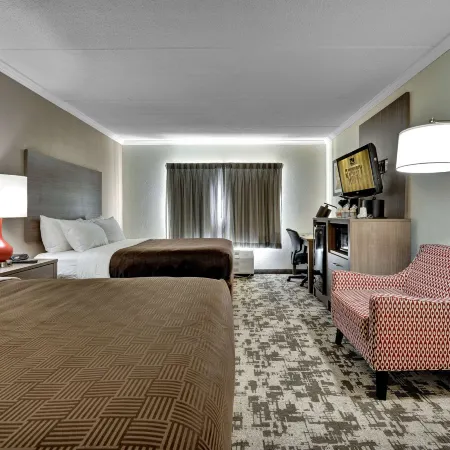 Quality Hotel & Suites at the Falls Отели рядом с достопримечательностью «Подковообразный водопад»