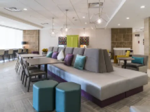 傑克森弗洛伍德機場區希爾頓惠庭酒店 弗洛伍德酒店