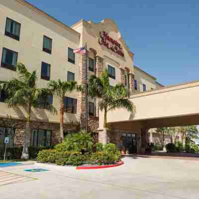 Hampton Inn & Suites Mission Hotel Exterior