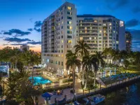 Galleryone - a DoubleTree Suites by Hilton Hotel dekat Museum of Discovery and Science