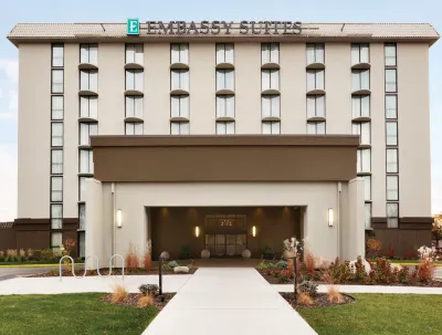 Embassy Suites by Hilton Bloomington/Minneapolis Hotels near Mall of America®