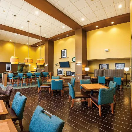 Hampton Inn & Suites Chesapeake-Square Mall