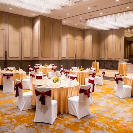 Novotel Kolkata - Hotel & Residences