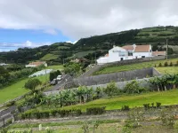 Holiday Home 2 Minutes from the Beach and Close to Major Tourist Attractions!