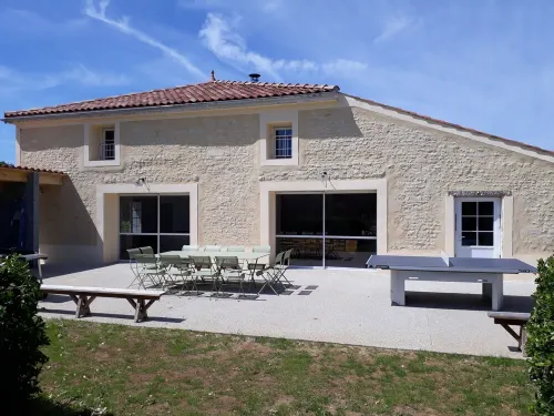 Magnificent gîte with private pool - 12 people - Gîtes Les Grandes Chaumes Hotel a Surgeres