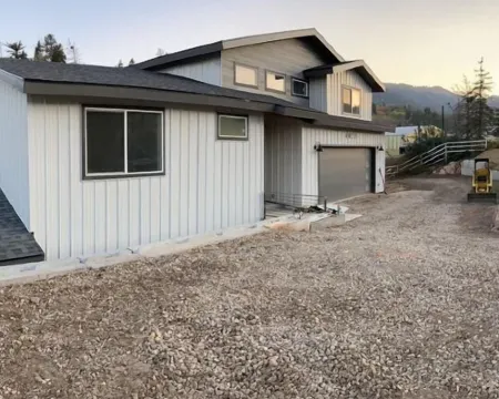 Mountain home with beautiful view, Full Kitchen, Sleeps 10, Can walk to Woodward Hotels in Summit Park