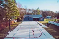 RIVER FRONT Pickleball & Bball Patio-Pets-2 houses