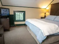 3-bedroom vacation home steps to downtown. 와이트페이스 산 주변 호텔