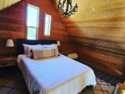 The Woody Cabin in Southern Utah, 39 Mi from Zion. 蘋果谷酒店