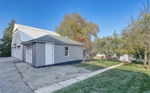 E Maple-The Pleasant Home-Comfort & Ease Hotels in York County