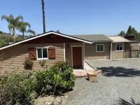 Ranch Style free standing 1 bedroom home with its own yard and view Hotel a Orange