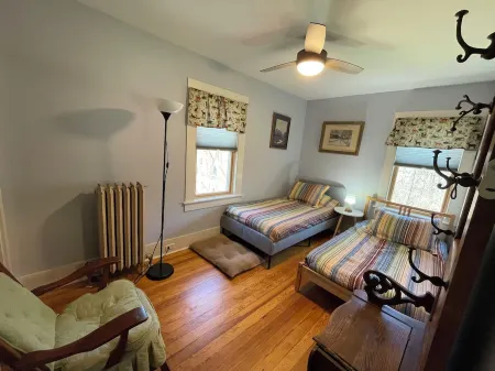 Relax or be active! The choice is yours in this pet-friendly family home.