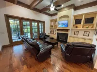 Beautiful 4BR/4BA.Close to HHI/SAV/BEU, 5 minutes to Palmetto Bluff's entrance