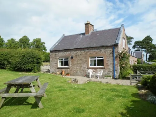 Wild Rose in Rural Location with Lovely Views on a Working Farm with Walks Hotels in Jedburgh