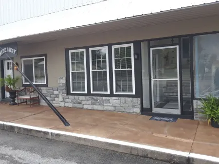 Cozy Getaway in the heart of Lincoln!