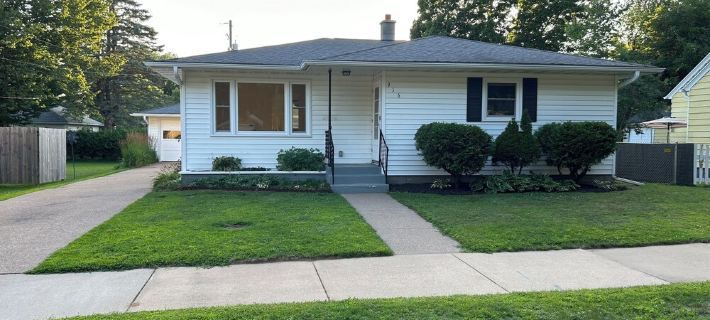Lovely Cottage with Fenced in Back Yard Hotels in Wausau