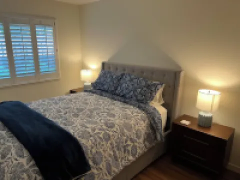 Stylish Condo Steps from St. Helena Wineries & Downtown