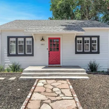 Downtown Paso Robles, King Beds, Newly Renovated