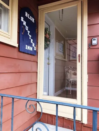 Blue Shutters Inn