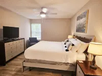 Lovely 2BR/2 BTH apt.  Few steps to theBraves Stadium