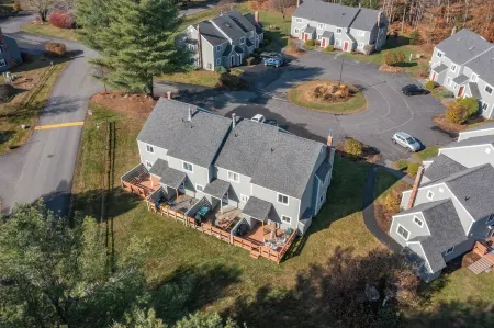 LOON-tastic location minutes away from the Slopes! Отели в г. North Woodstock