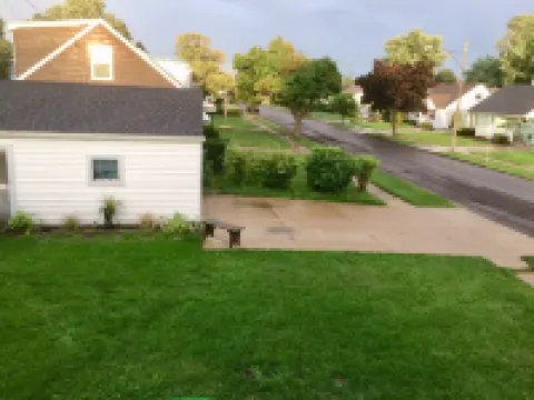 Clean Modern Home,Cozy MINUTES to Airport  and Downtown