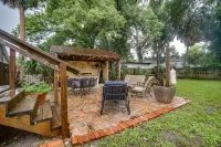 Cottage just blocks from Bay, boat ramps and downtown. Pet friendly fenced yard Hotels in der Nähe von Frank Pate Park