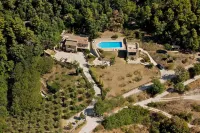 Eremo House a place in the Sun of Spoleto with beautiful pool