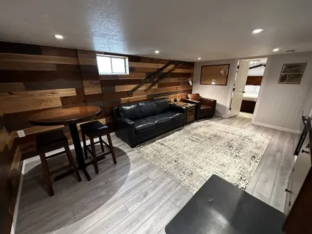 Cozy Littleton, your home away from home. Отели рядом с достопримечательностью «Packy Romans Park»