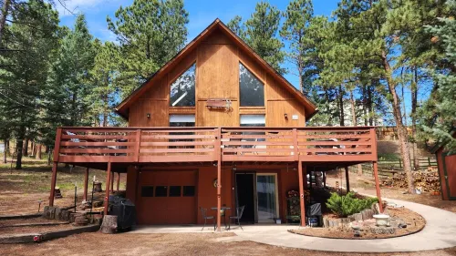Tackle Mountain Lodge: Loft, Activities, Relaxation, and No Chores!