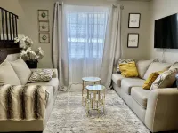 New Renovation- Centrally Located!! Hotel a Elmwood