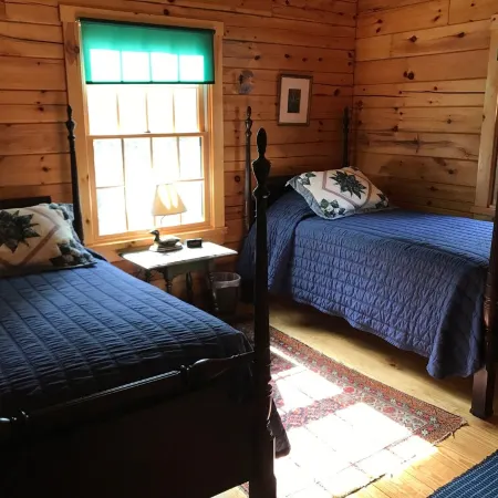 QUINTESSENTIAL MAINE LOG CABIN SET ON GORGEOUS LAKE Отели в г. Линкольнвилл