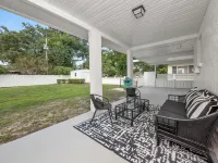 Charming Home Close to Downtown, Fully Renovated Hotels in Polk County