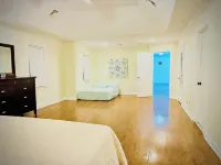 Spacious 6-bedroom house in Edison near TopGolf & Supercharge with AC, WiFi