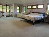 Large Vacation Home Across from Lake Superior & Short Walk to Lighthouse!! Hotels in Keweenaw County