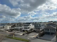 Plan your getaway in our brand new 5-bedroom home in welcoming Bethany Beach.