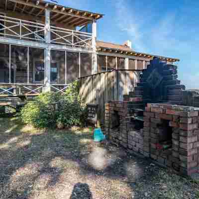 Creek Front Home, Short Walk to the Beach. Beautiful Marsh Views! Hotel Exterior