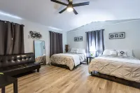 Cozy & Bright Getaway Home. Perfect Family Escape Hotels near Victory Tabernacle Holiness