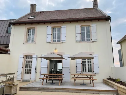Spacious, Central Villa in 2nd Row.