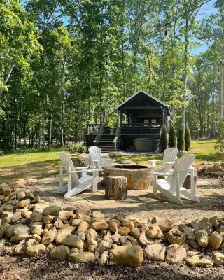 Still Waters Tiny Home: Waterfront, Kayaks, & HotTub
