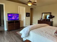 LUXURY HOME WITH AMAZING CITY/LAKE VIEWS, 3 LRG DECKS, & MINUTES TO SKI AREAS