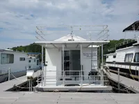 Floating Cabin at Steele Creek Marina--CAN NOT BE DRIVEN Hotels in Vance County