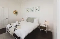 Halcyon Days the perfect getaway, Sundays late check out, pet friendly!