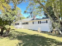 King Suite, 1 Gig Wi-Fi, 3 BEDROOM 3 BATH, Game Room, Office, 1 mile to FSU/FAMU Hotels near Tallahassee