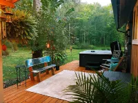 Creekside Cottage - Charming 3-bedroom cottage in Bellville Hotels near The Blueberry Patch