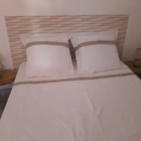 Newly renovated apartment/studio, garden level, quiet location, walking distance to beach and shops